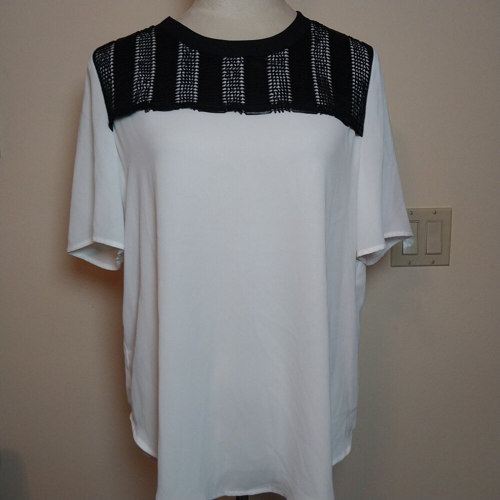 BCBGeneration SIZE M TEE SHIRT CUT TOP WITH BLACK LEATHER LOOK DETAIL